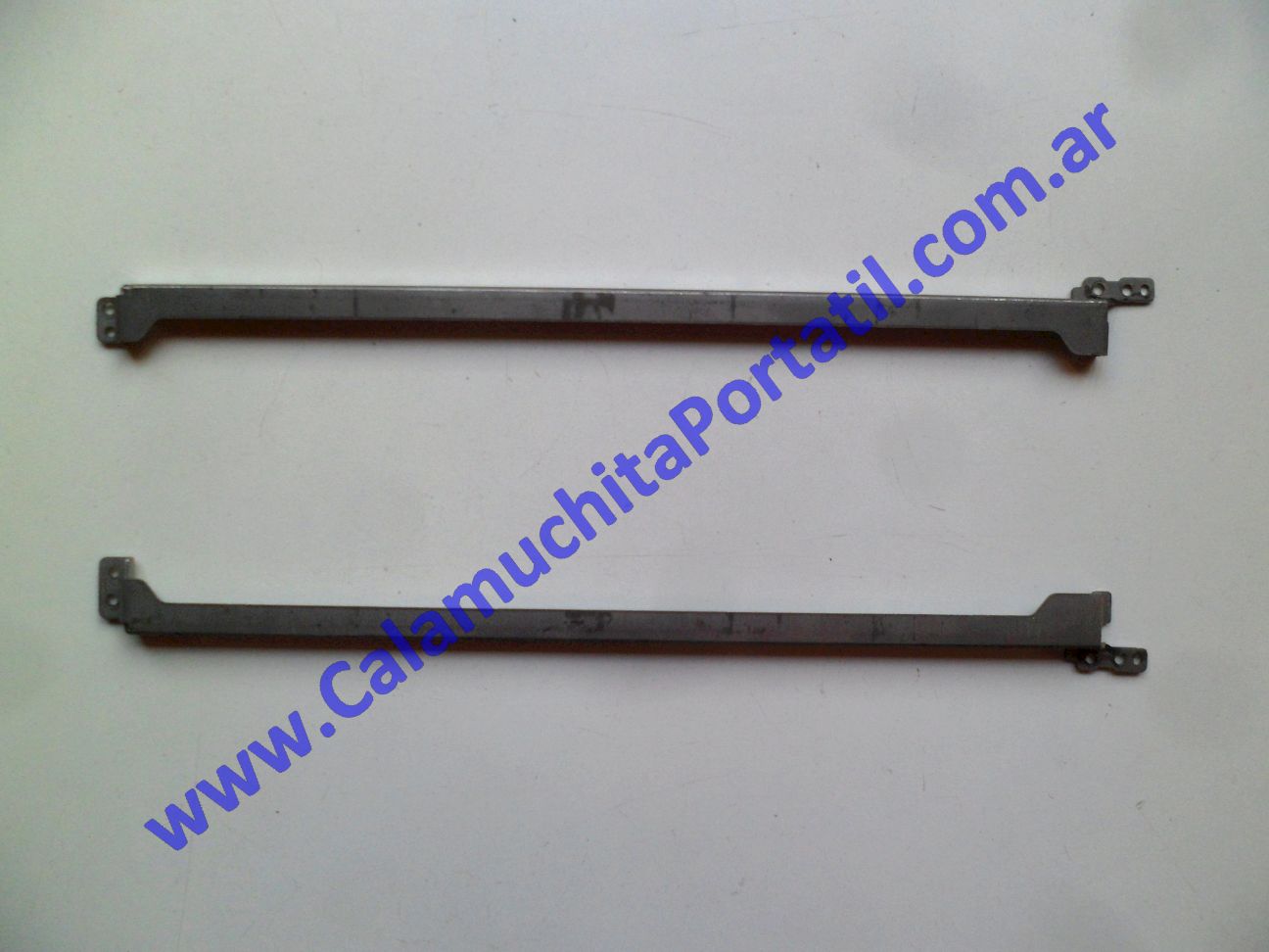 Laterales Dell Inspiron 1764 - P07E